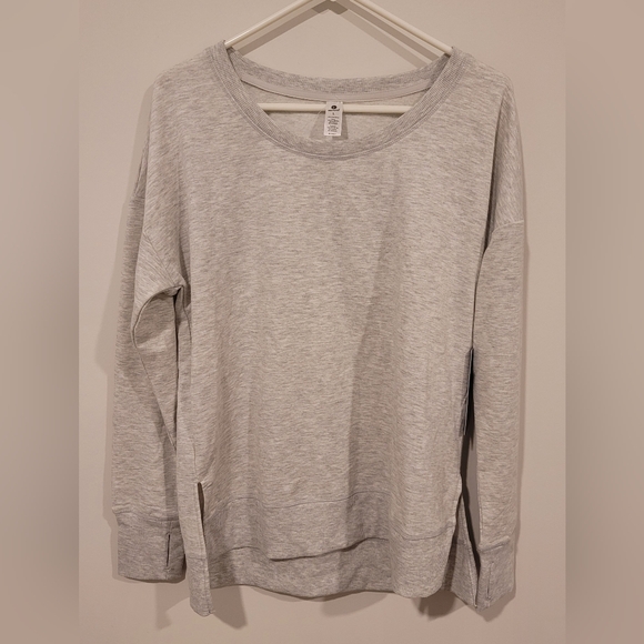 90 Degree by Reflex women sweatshirt with thumb hole| Silver/ Gray colour |NWT - Picture 1 of 9
